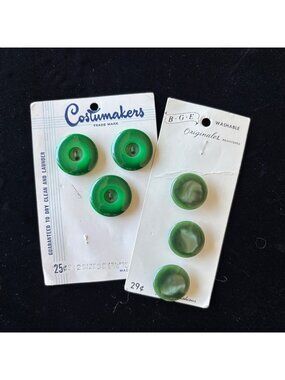 Vintage Green Buttons On Original Cards Costumakers & BGE Originals Sewing